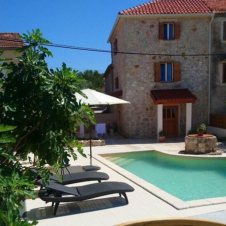 Villa Santa Eufemia Sutomiscica Luaran gambar